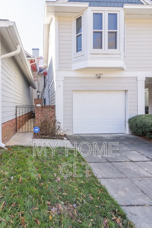 807 Greenleaf Avenue – photo 2