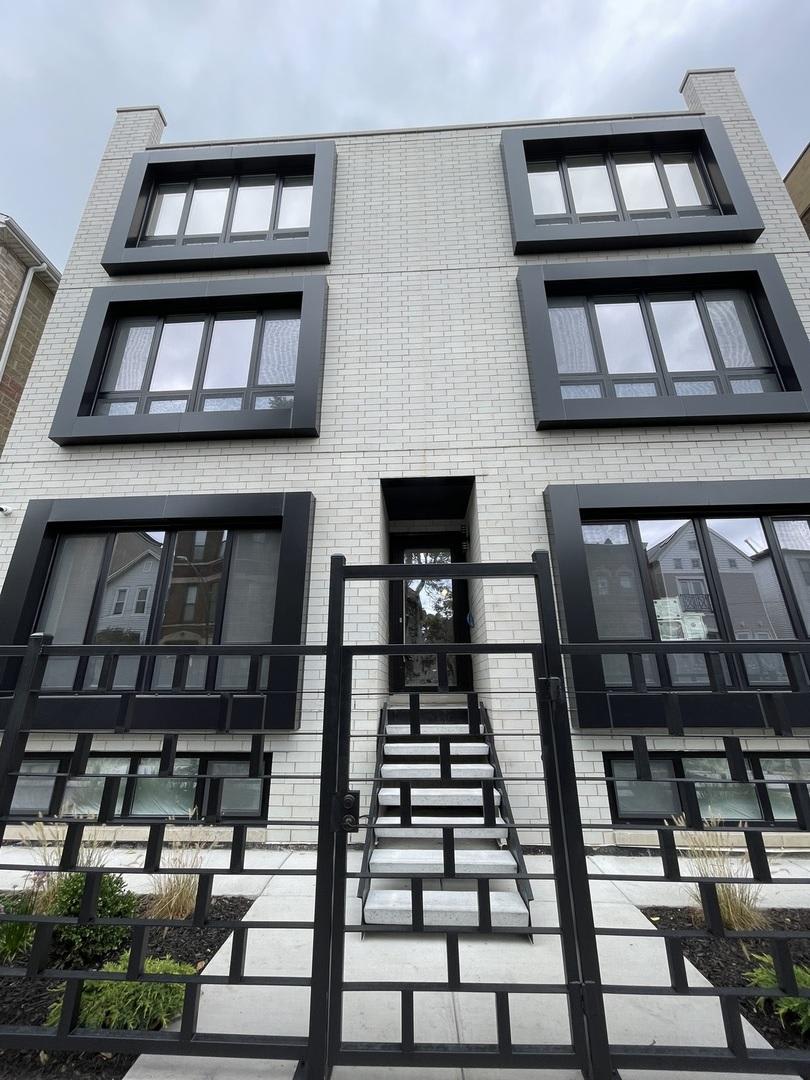 719 North Elizabeth St. – photo 2
