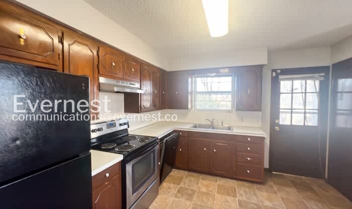 2356 South Crysler Avenue – photo 2