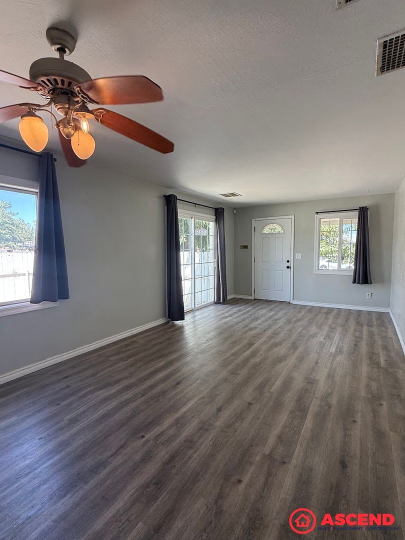 Spacious 4BD/2BA Home in Taft — Fully Equipped & Move-In Ready! – photo 5