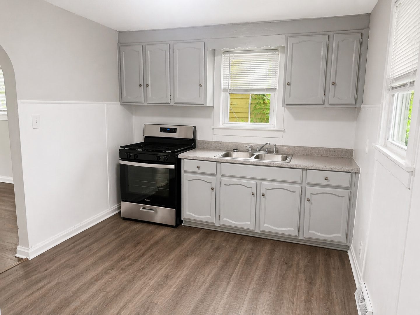 Updated Adorable 2 Bedroom Home – photo 2