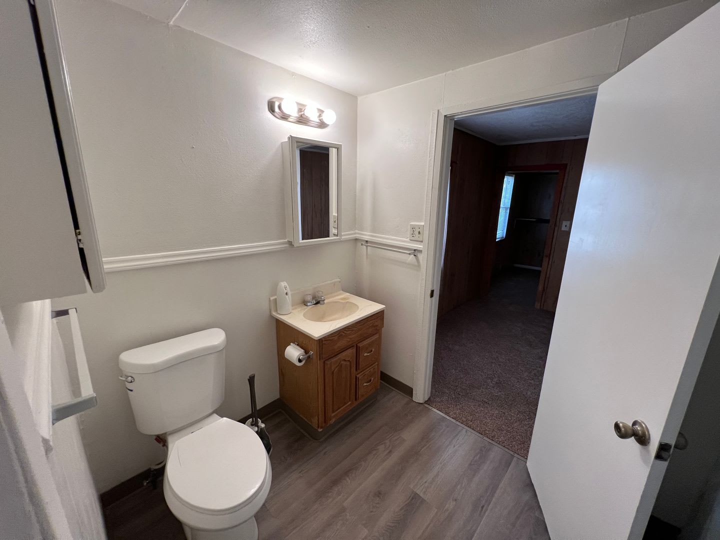 Cozy 3 Bed 1 Bath With A White Picket Fence – photo 4