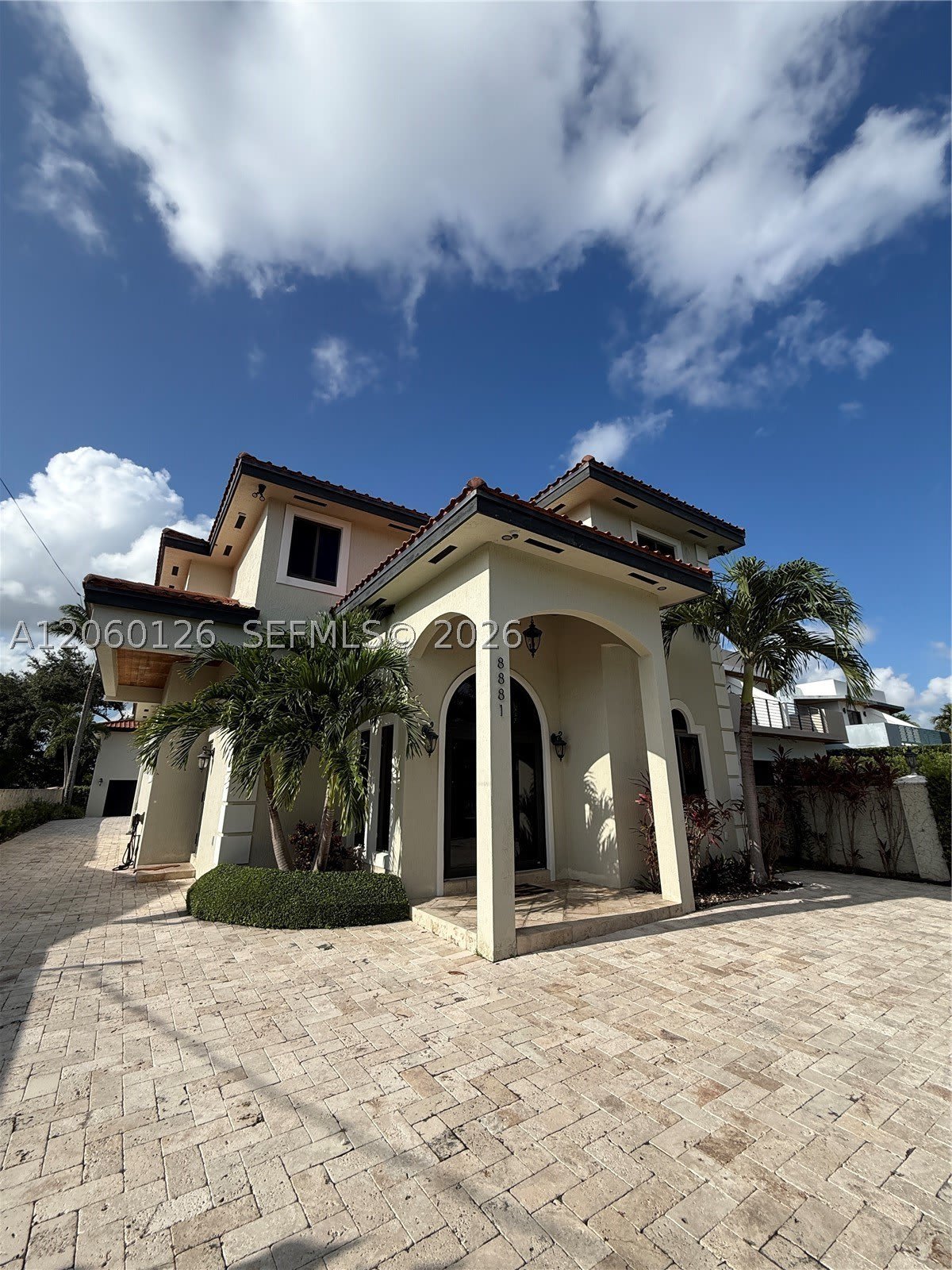 8881 SW 28th St – photo 2