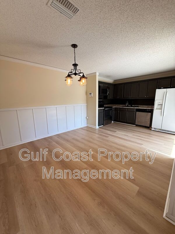 5249 CEDARBEND DR – photo 4
