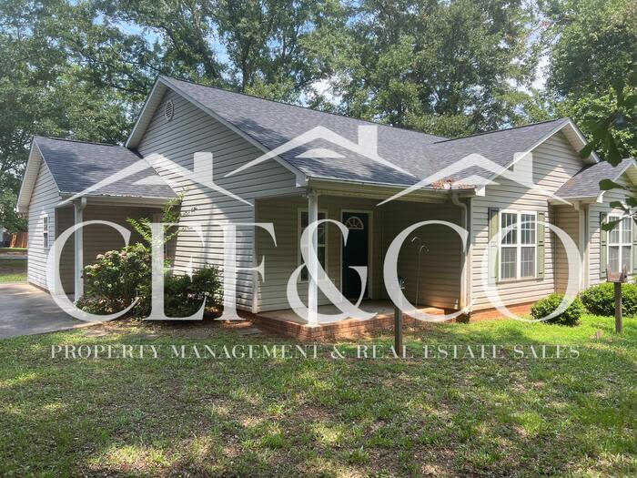 305 Vinyard Road – photo 1