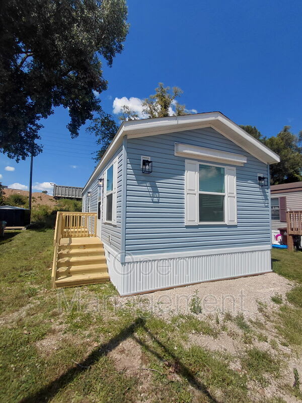 272 Kathy Circle – photo 1