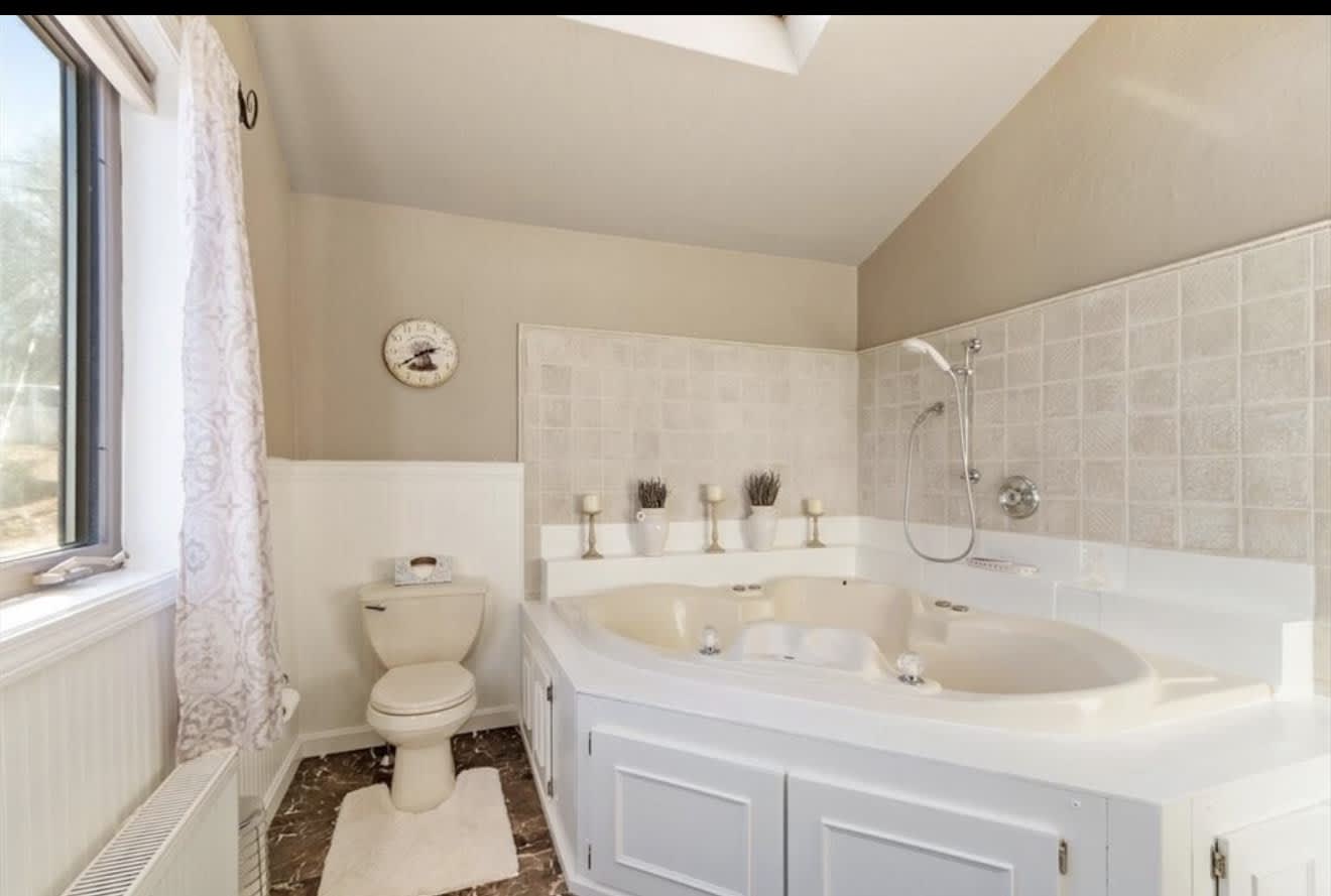 469 Lake Ave – photo 2