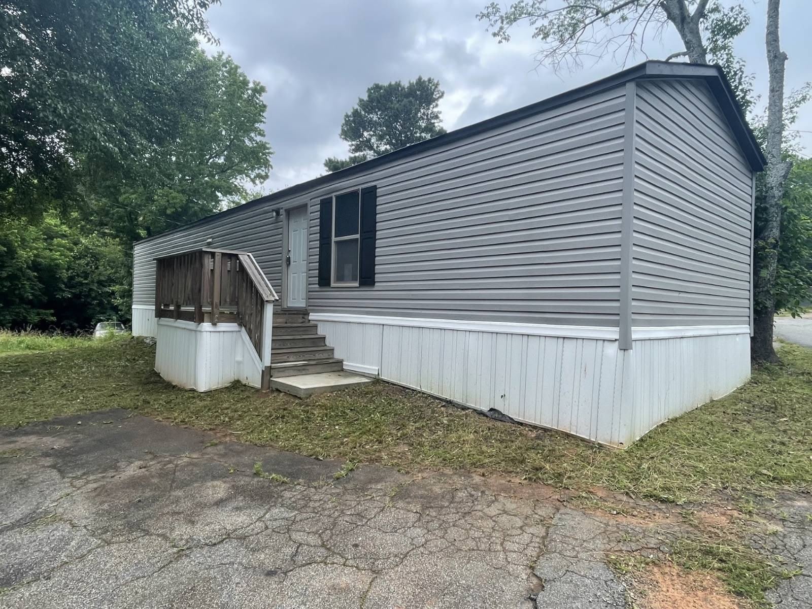 220 Clay Drive – photo 1
