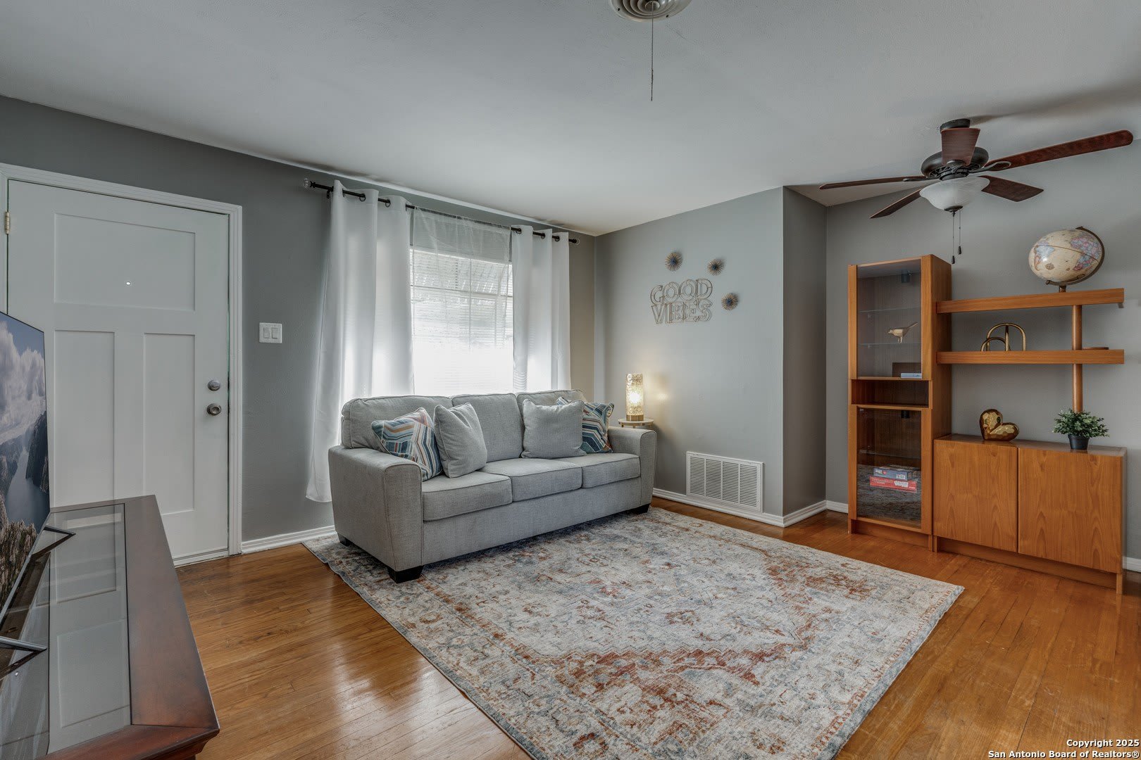 339 Edgebrook – photo 4