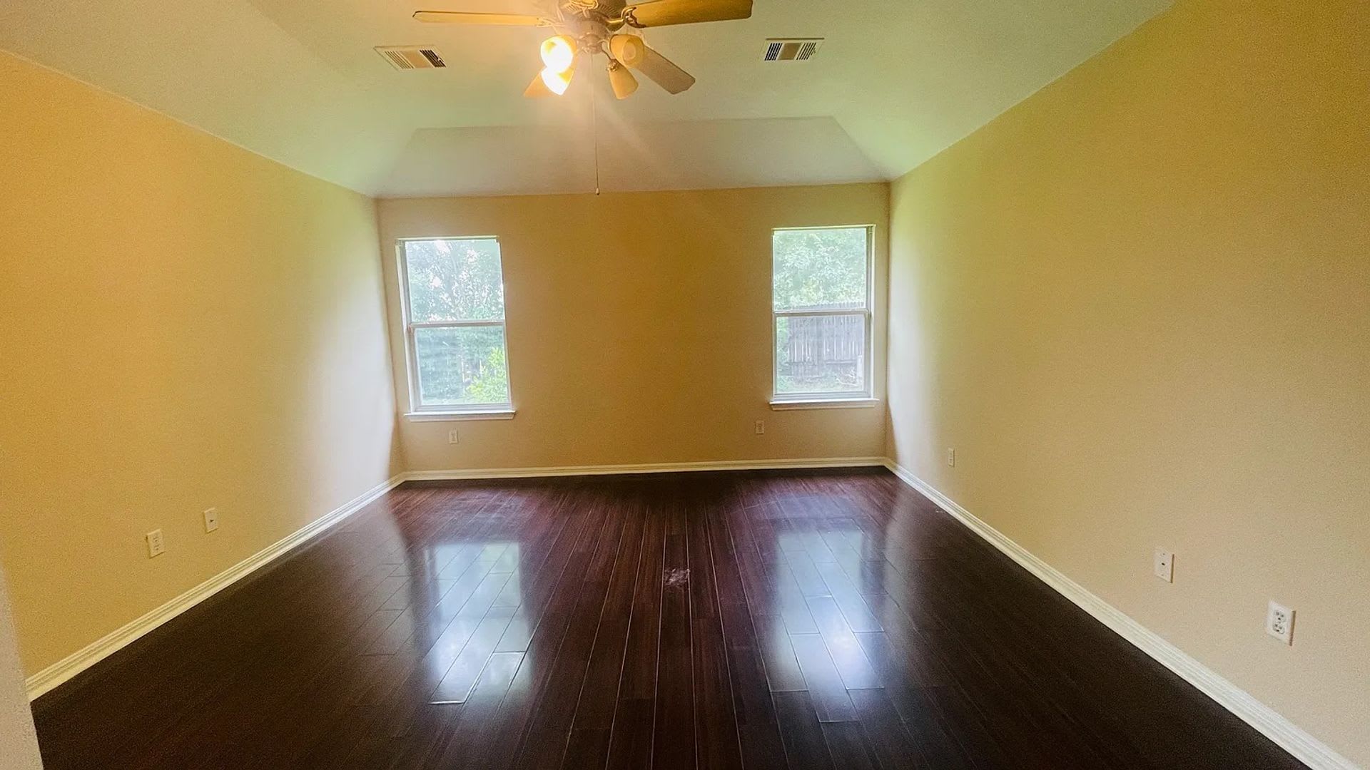 Room in 3 Bedroom Home in Austin – photo 1