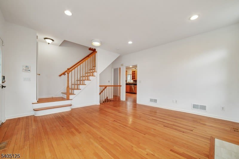 17 Grove St – photo 3