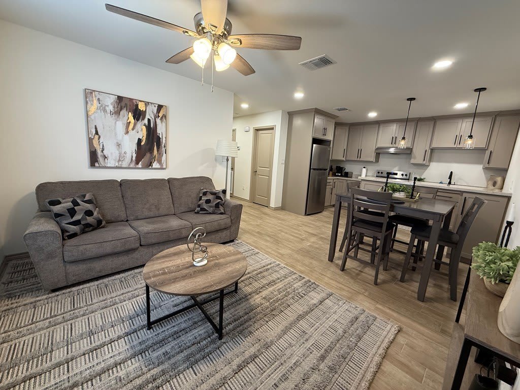 2873 Del Rio Boulevard – photo 2