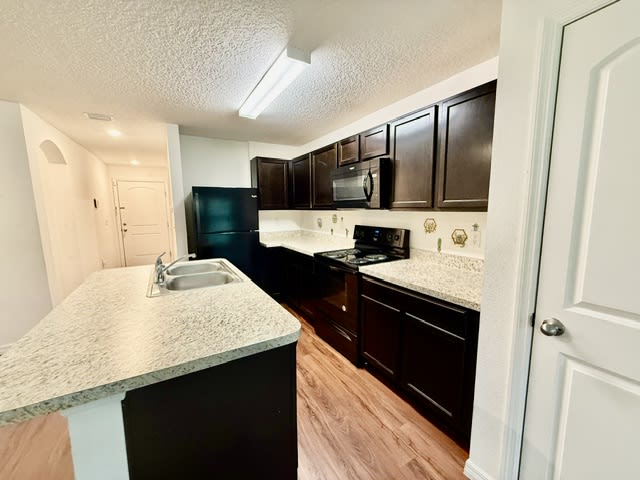 707 West Chelsea Street – photo 5
