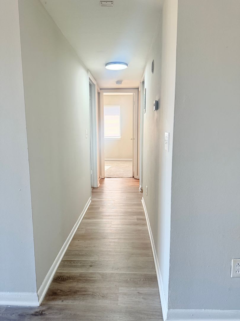 Large 2 bedroom! *** Move in Special*** – photo 5