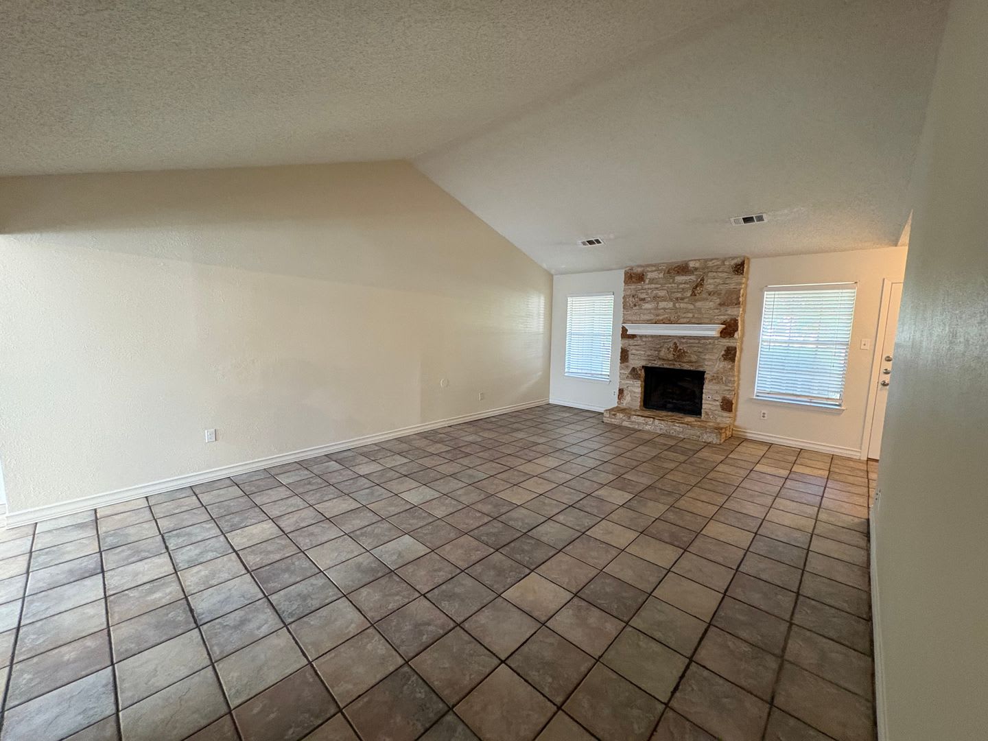 Great home in North Austin – photo 4