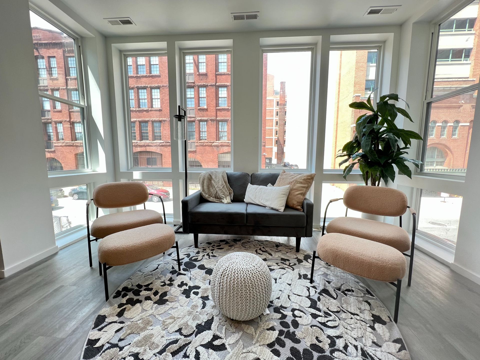 725 W Pratt – photo 1