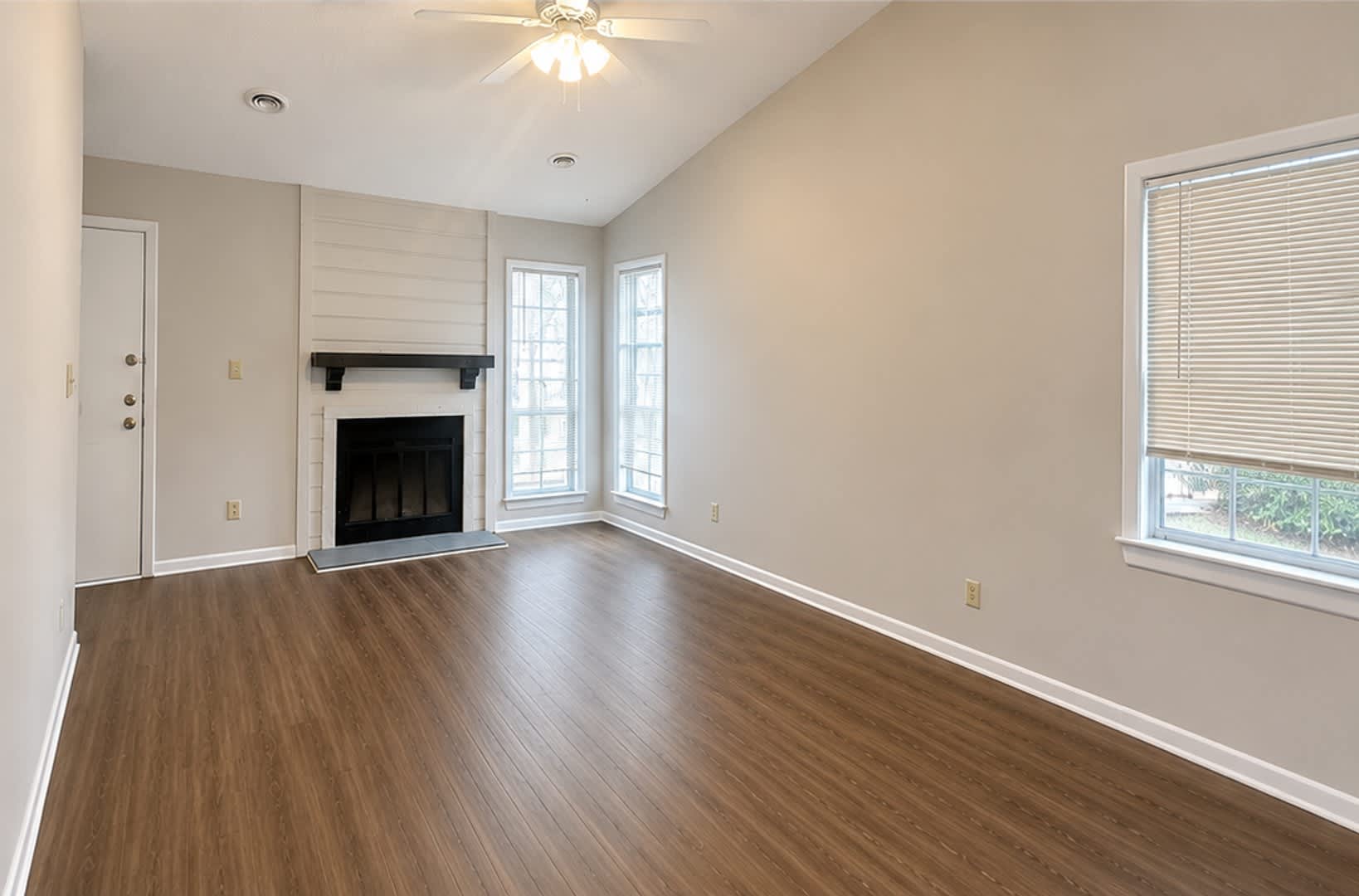 721 Varsity Drive – photo 3