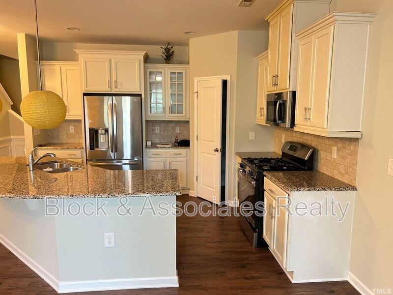 228 Traphill Drive – photo 4