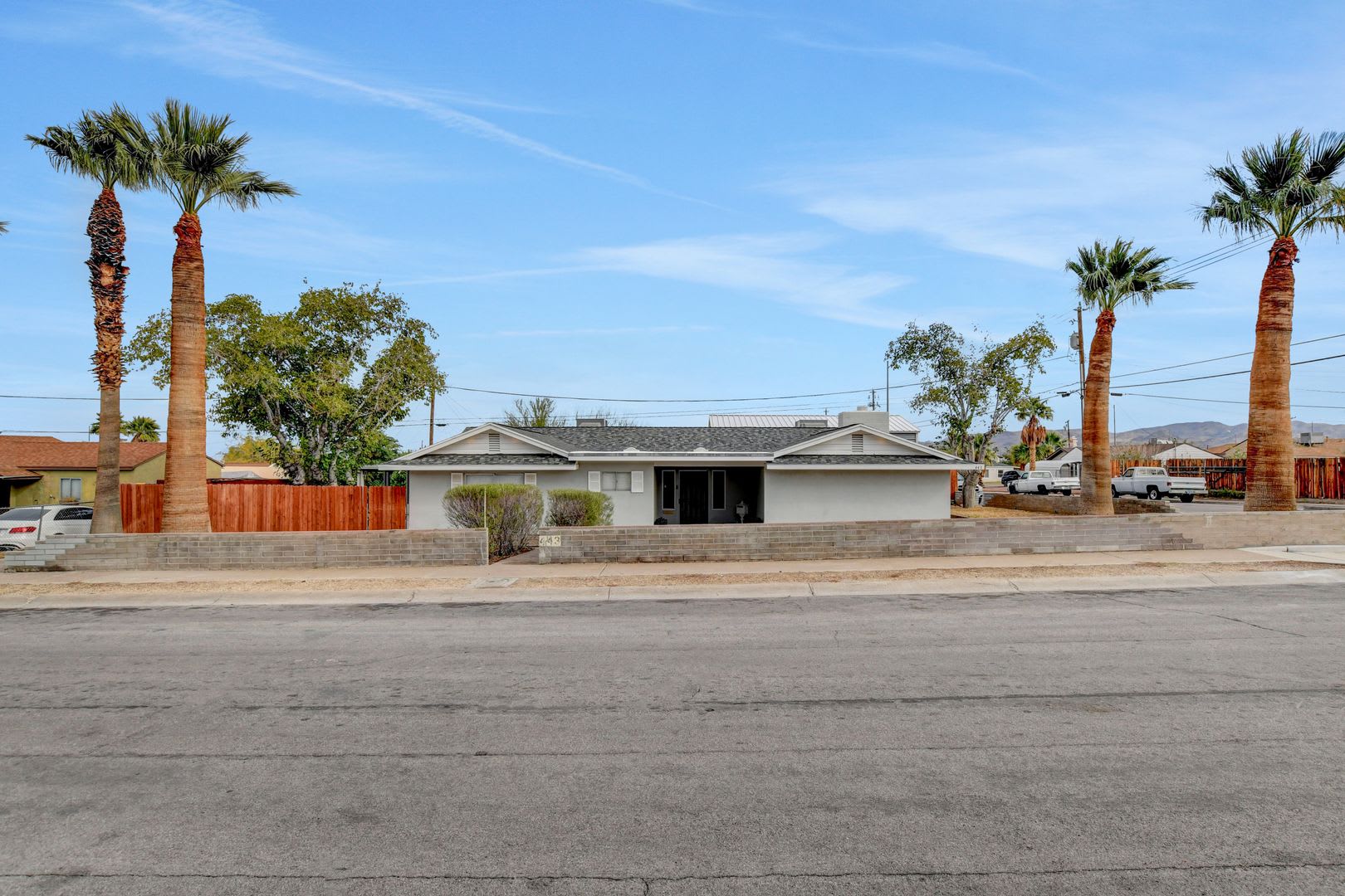UNIQUE SINGLE FAMILY HOME! – photo 2