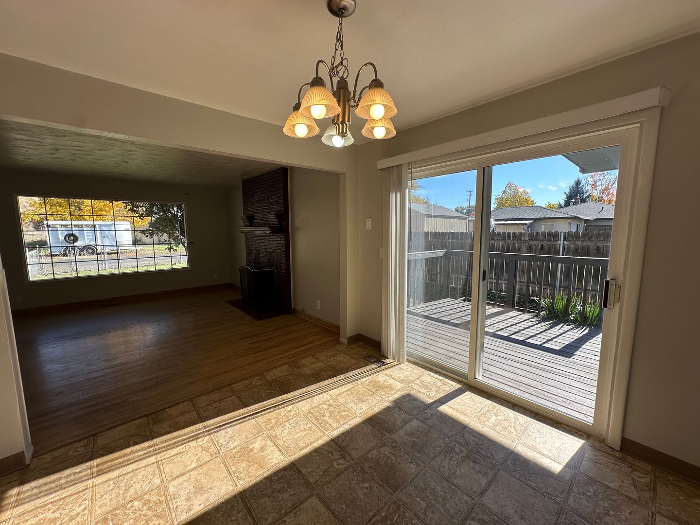 Spacious 4 Bedroom Home with Fenced Yard – photo 5