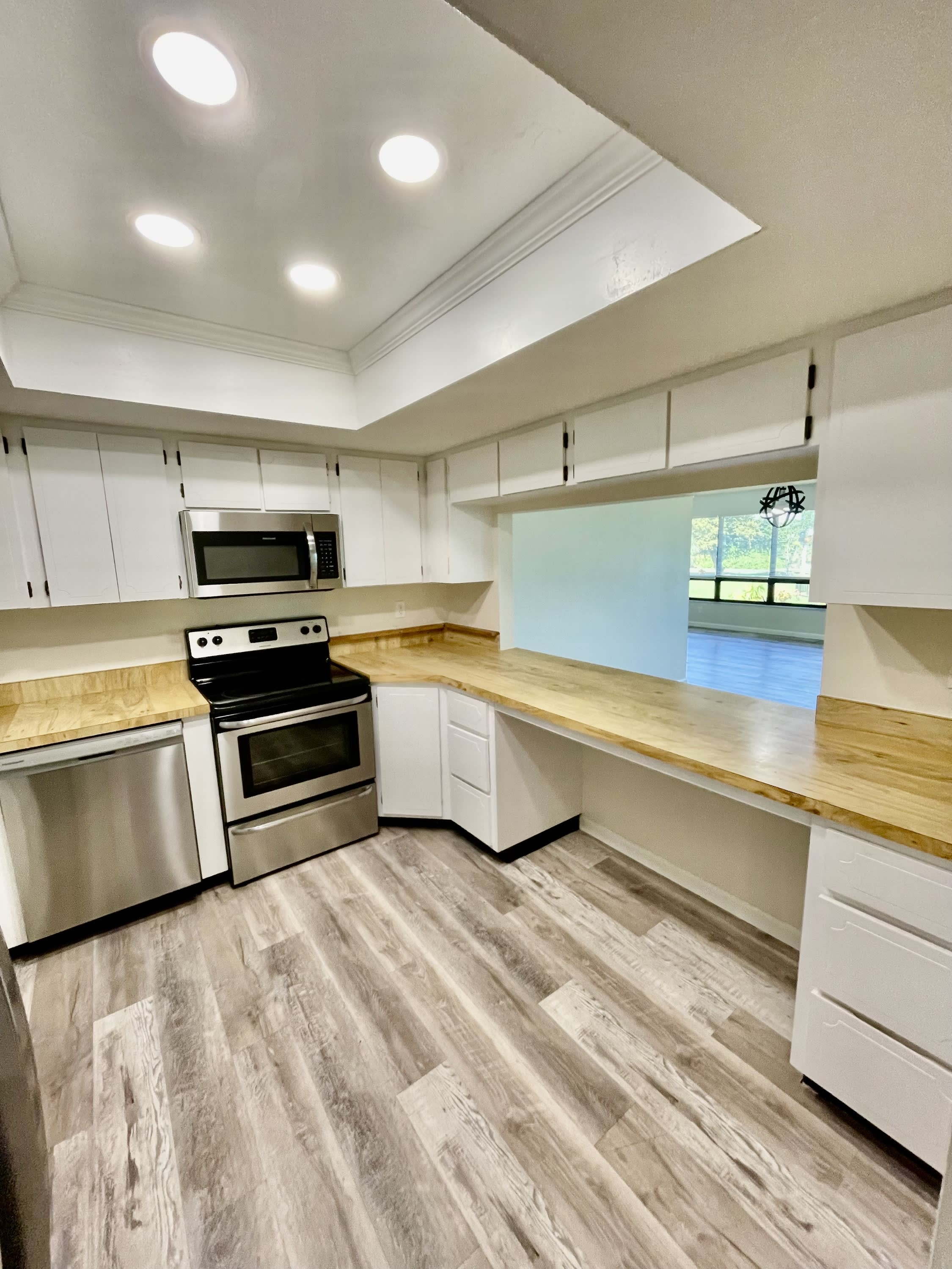 12498 Riverside Drive #205 – photo 3