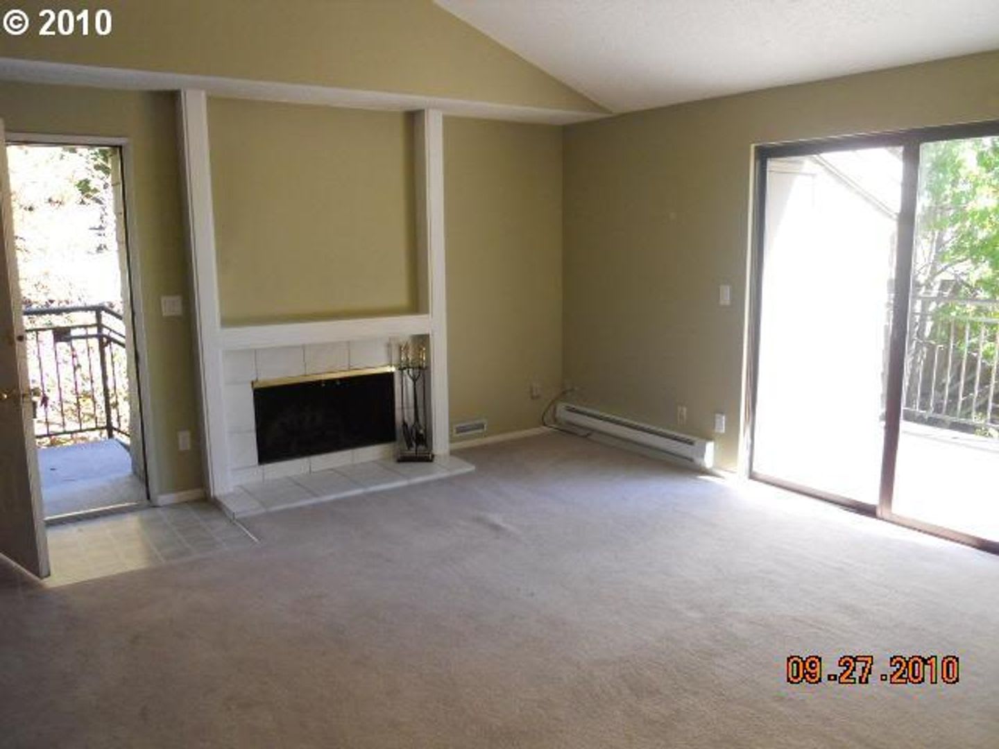 Mountain Park 2 Bedroom Condo With Spacious Kitchen Private Deck Pool Community Amenities – photo 5