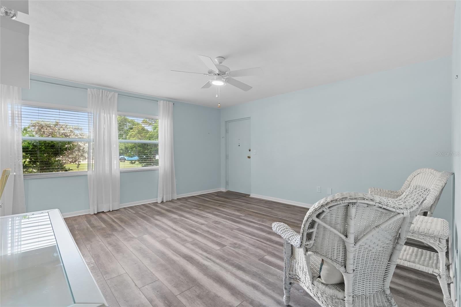 209 NE LINCOLN Circle N – photo 5