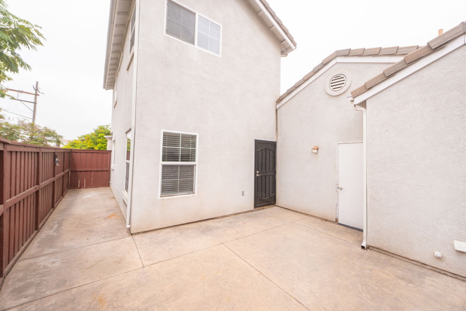 Amazing 3BR/2.5BA single family home! $3495/month – photo 4