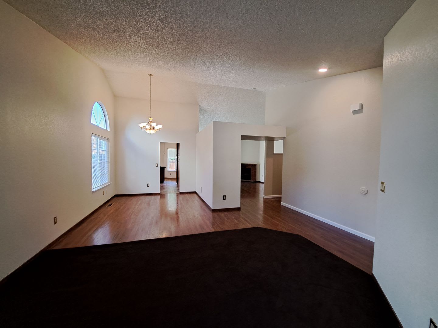 Gorgeous 4 Bedroom/2 Bath Home in Vacaville – photo 4