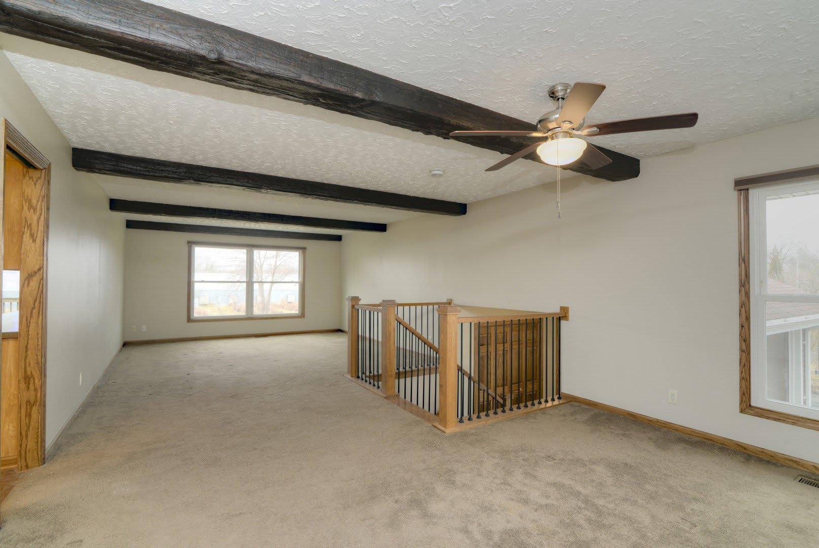 1070 CENTER Drive – photo 4