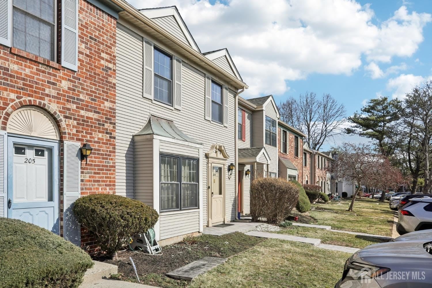 204 Hampshire Court – photo 2