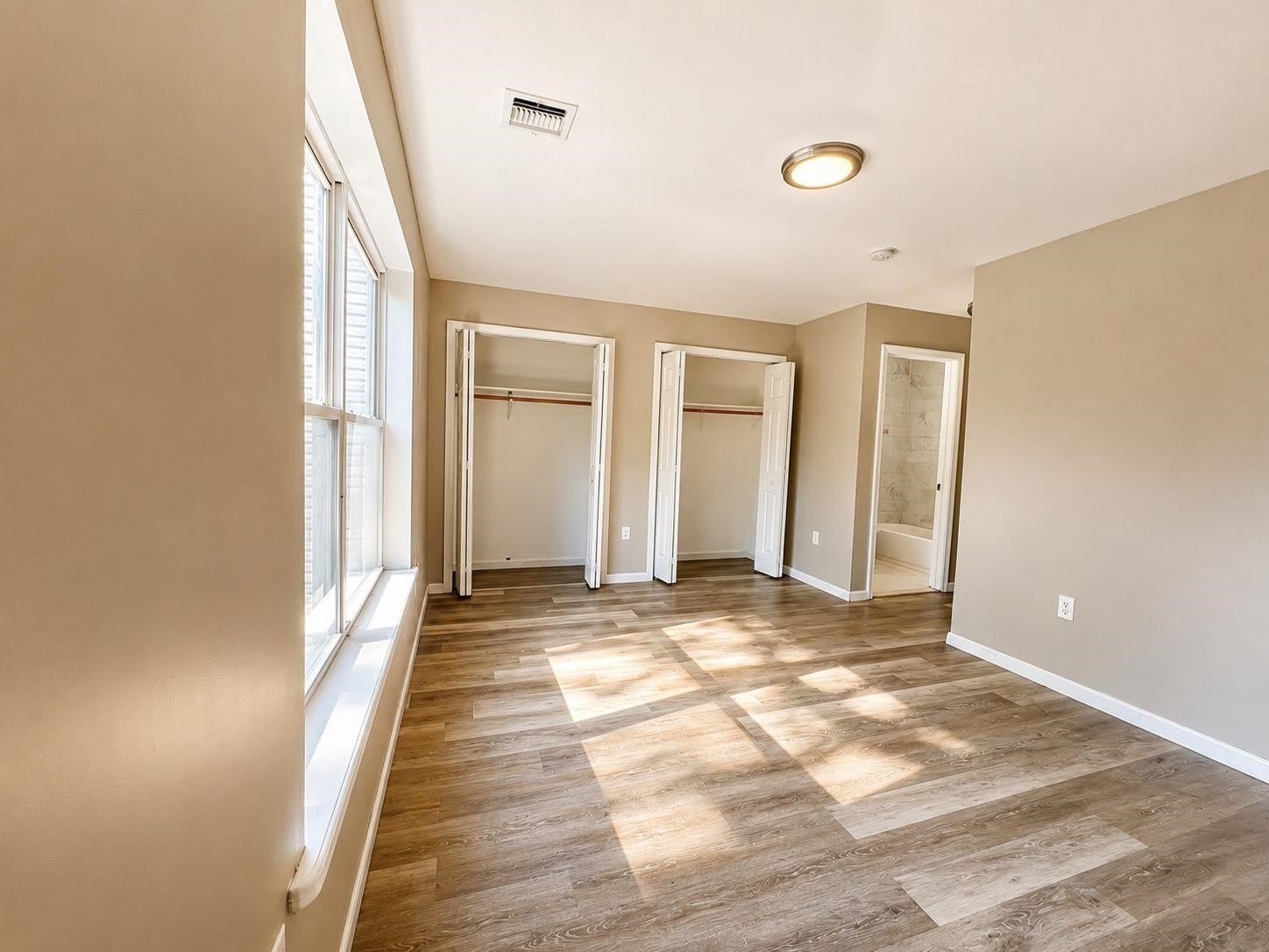 242 GRAHAM AVE – photo 4