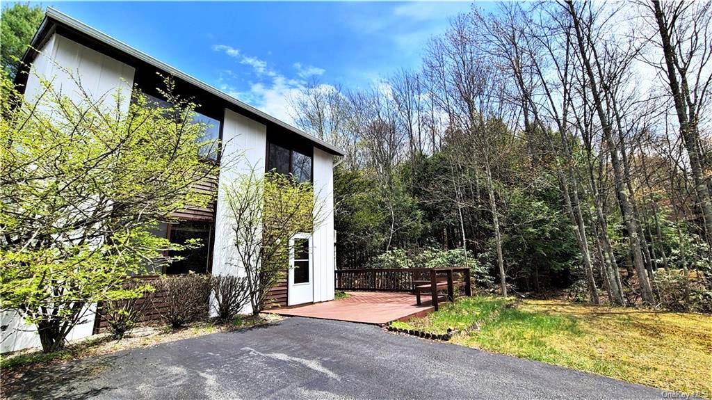 52 Medallion Rd – photo 1