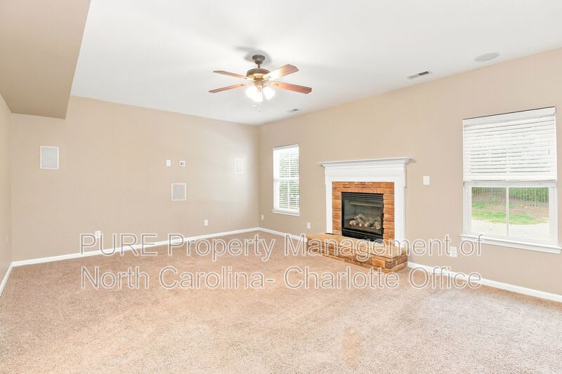 3007 Fallondale Rd – photo 3