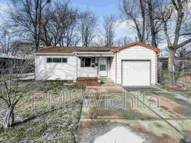 2922 W 2nd St N – photo 2