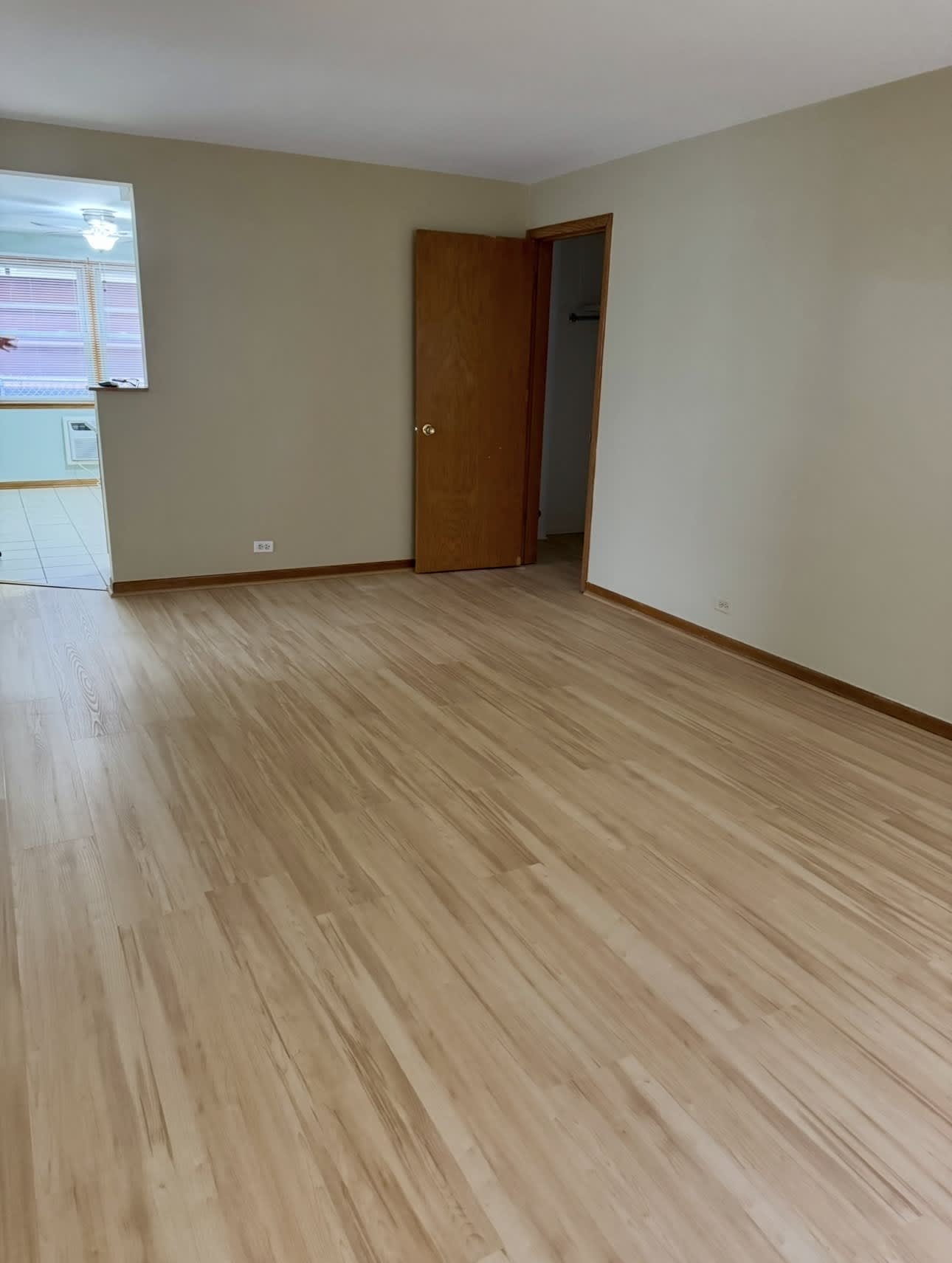 5446 West Gale Street – photo 2