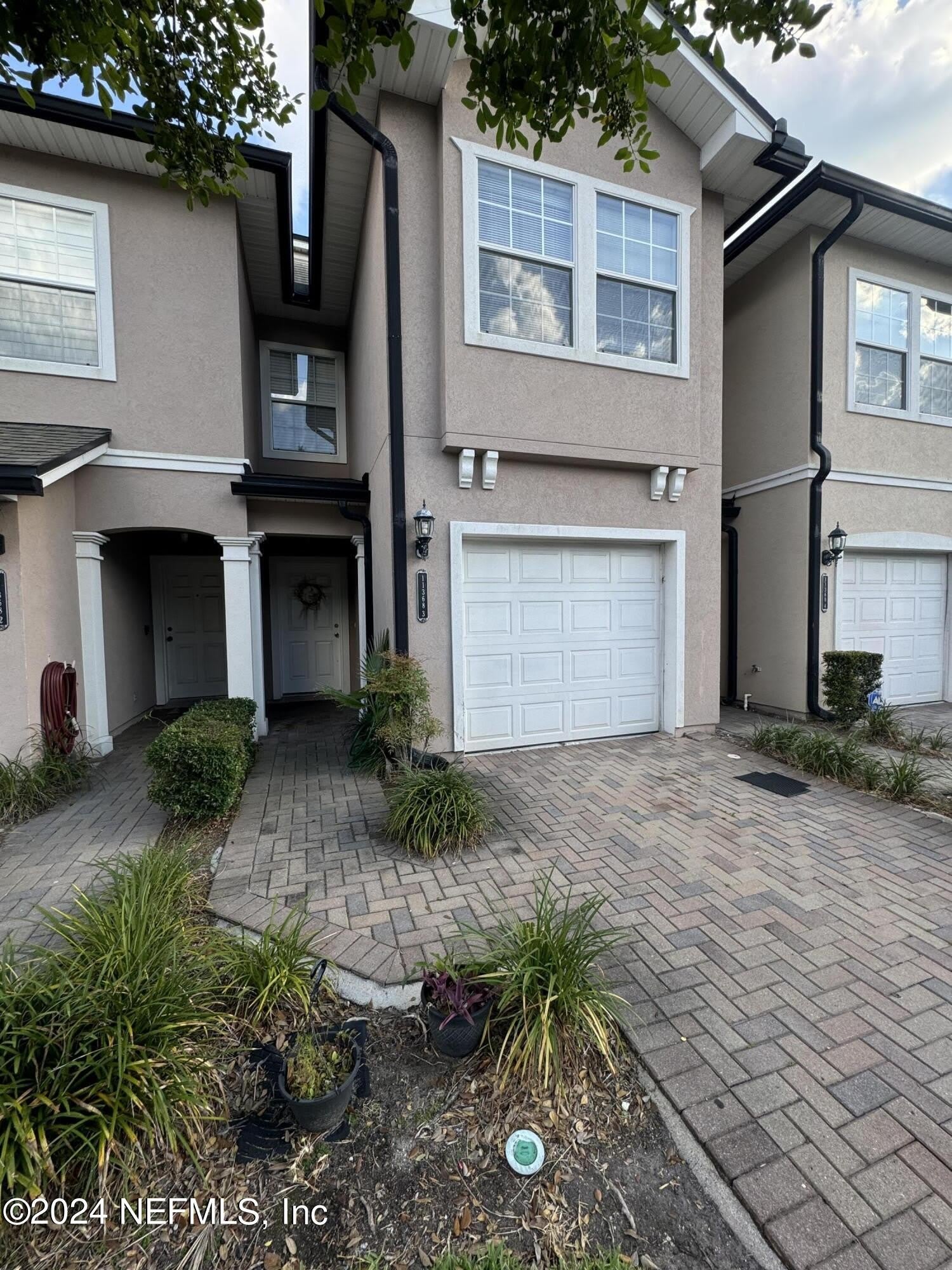 11368 ESTANCIA VILLA Drive – photo 4