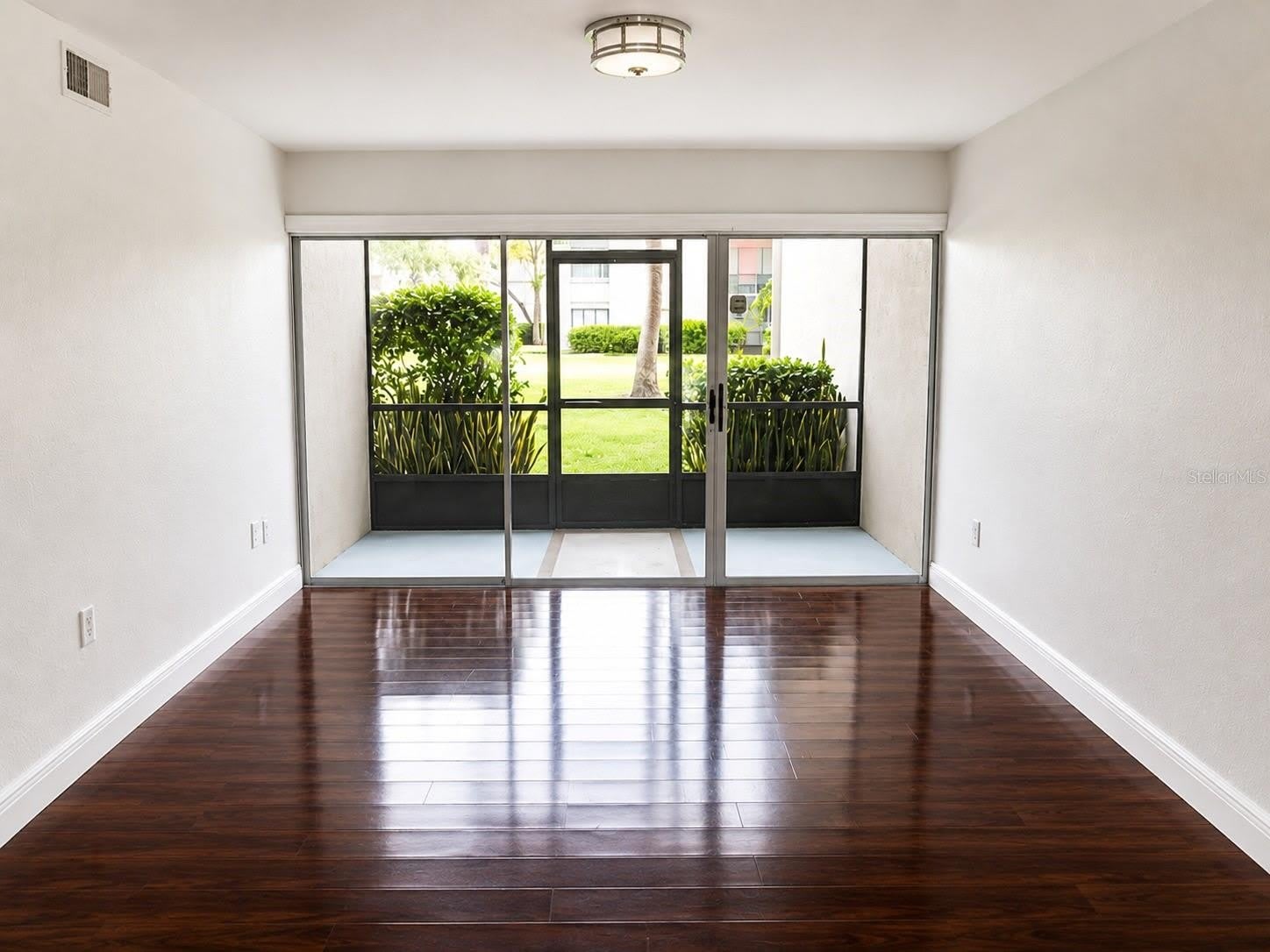 3236 S SEMORAN Boulevard – photo 5