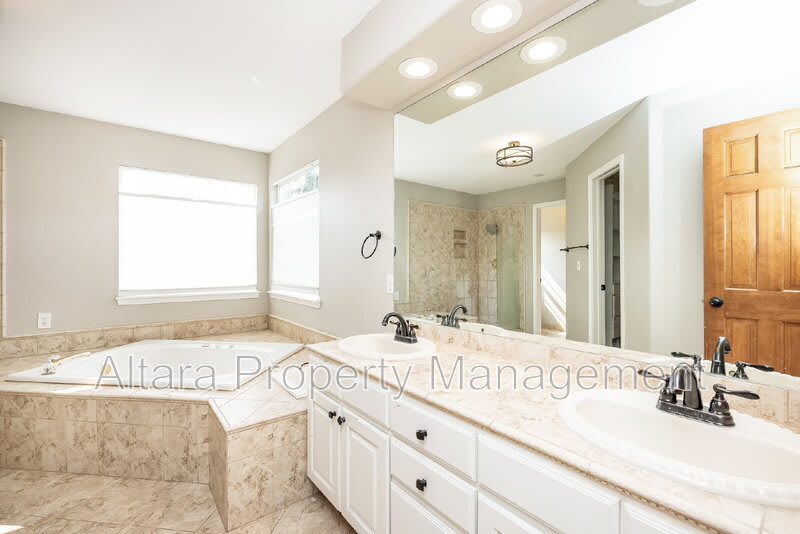 1825 Starstone Court – photo 3
