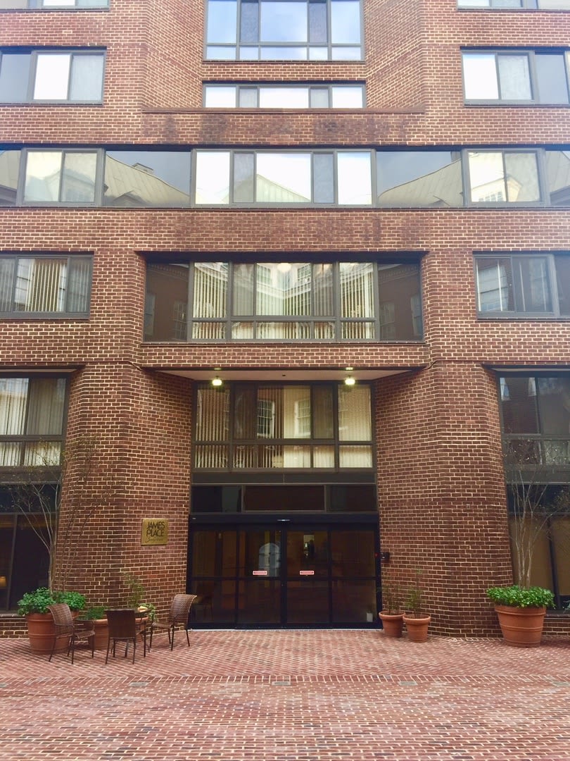 Updated Kitchen-1Bed 1Bath w Garage Parking at Georgetown Condo – photo 1