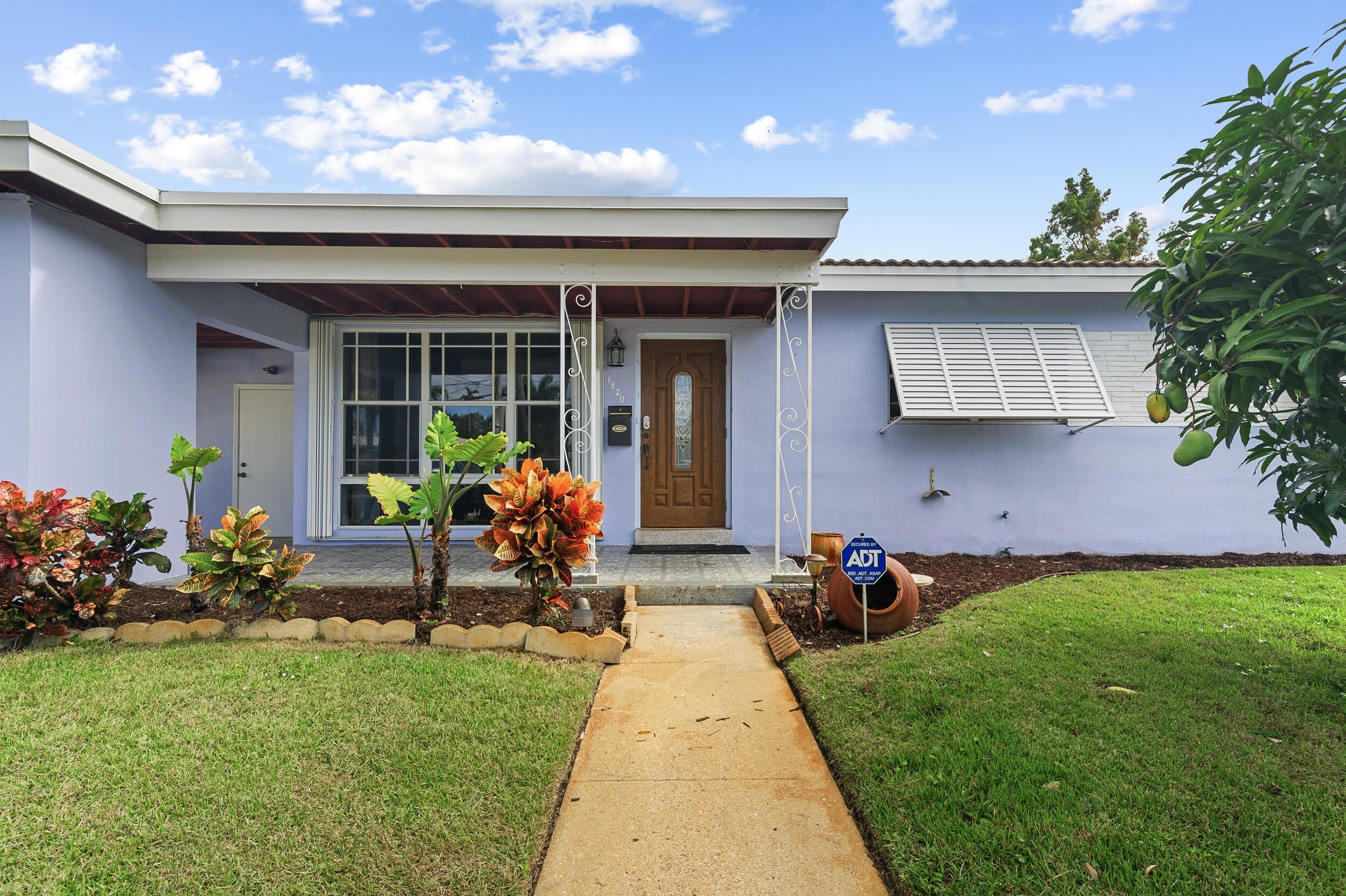 1820 Sw 22Nd Avenue – photo 1