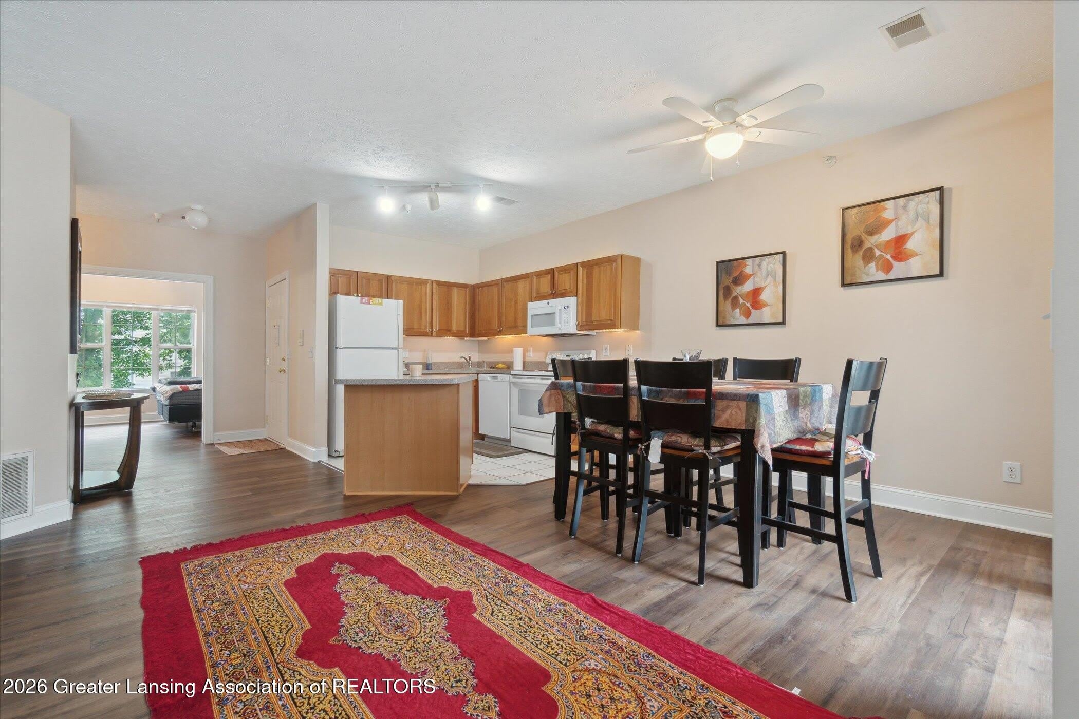 268 W Saginaw Street – photo 4