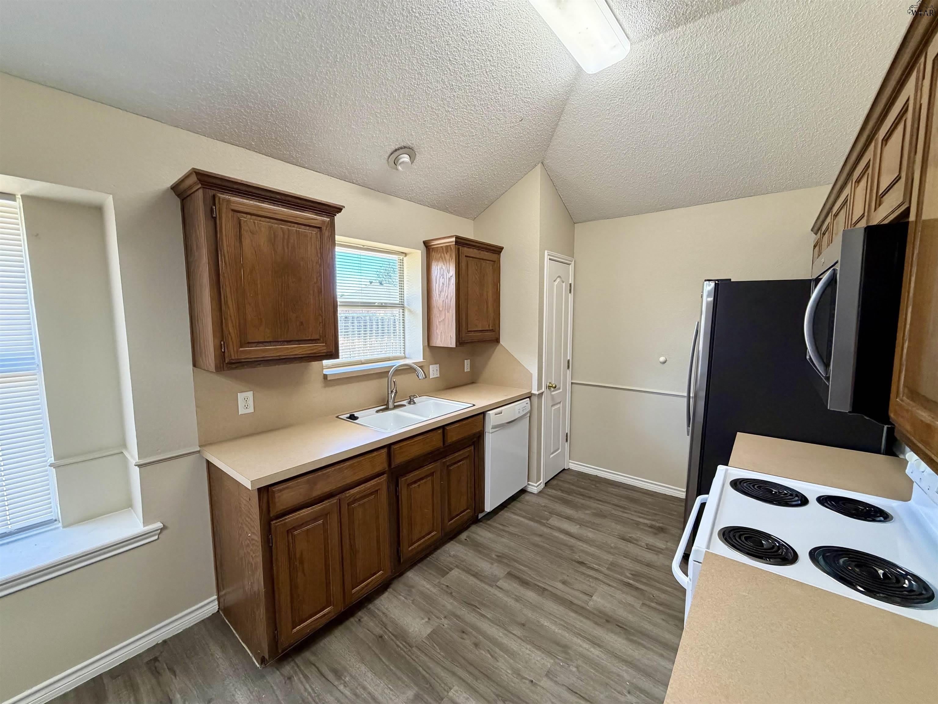 408 HORSESHOE LANE – photo 4