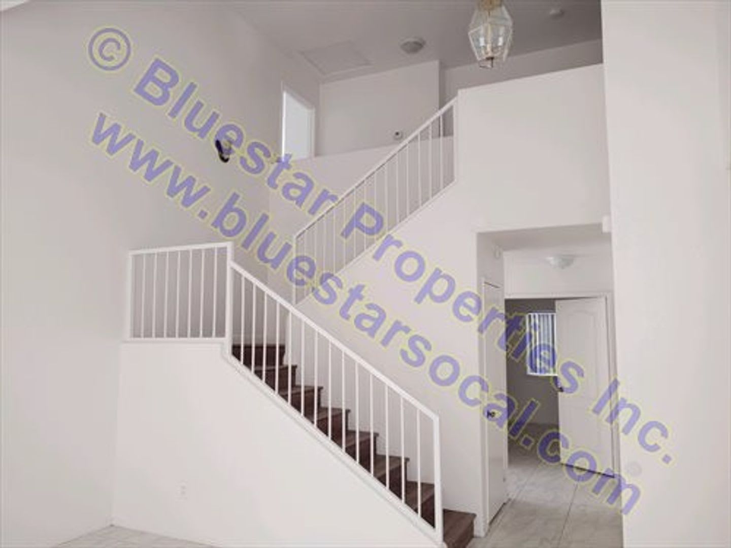 6 bedroom home! Available Now! – photo 3