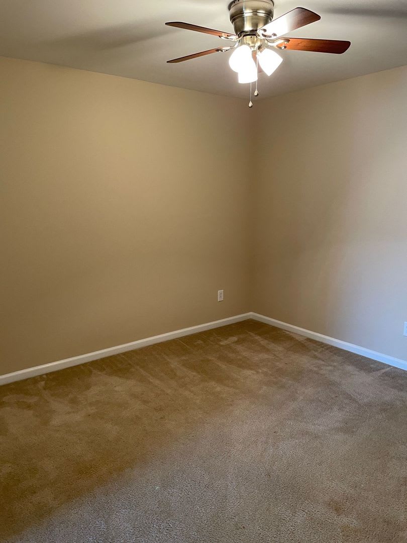 Very nice 4 bedroom/3 bath condo in Tuscany with fireplace, enclosed patio, 1 car garage – photo 5
