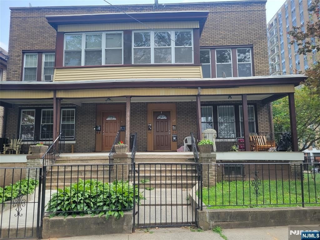 110 Dayton Street – photo 1