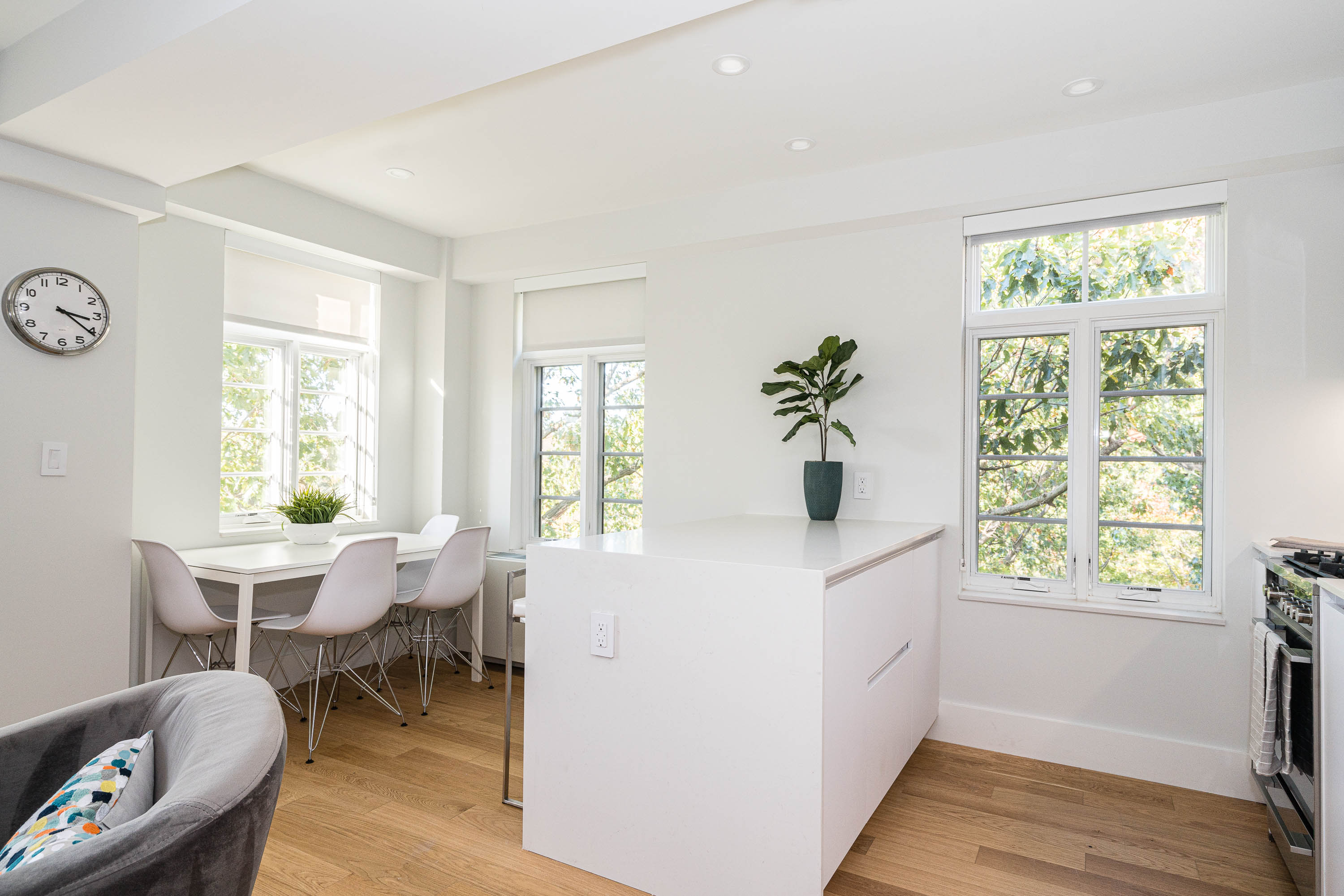 2900 Adams Mill – photo 3