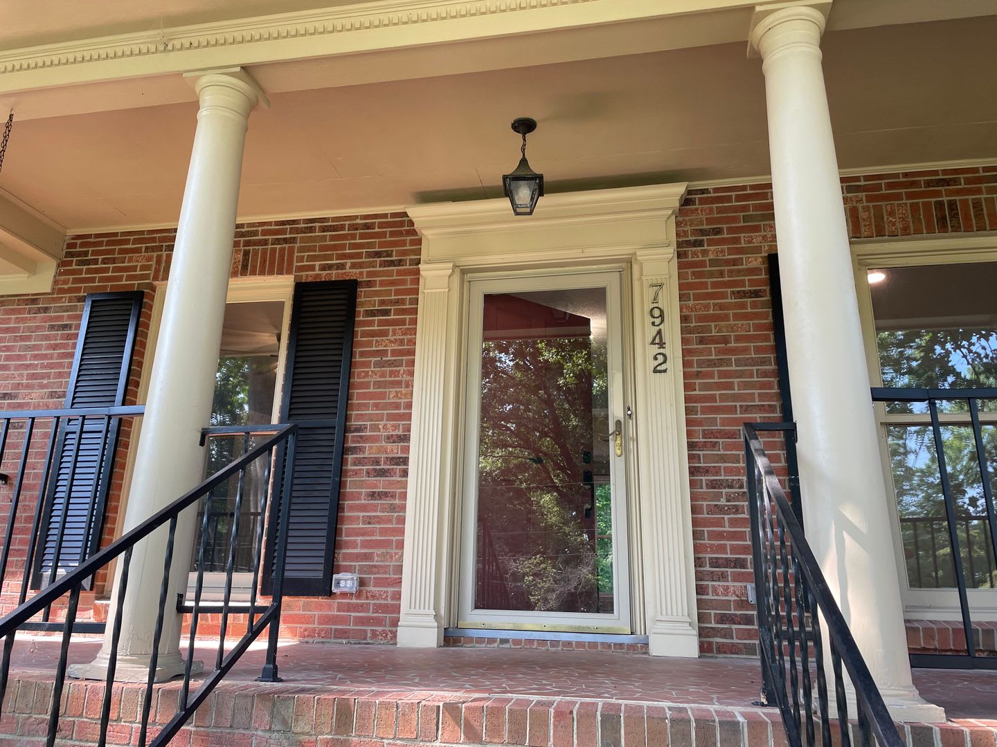 Four Bedroom Brick Home in Denver with finished basement and Seasonal Lake Views! – photo 3