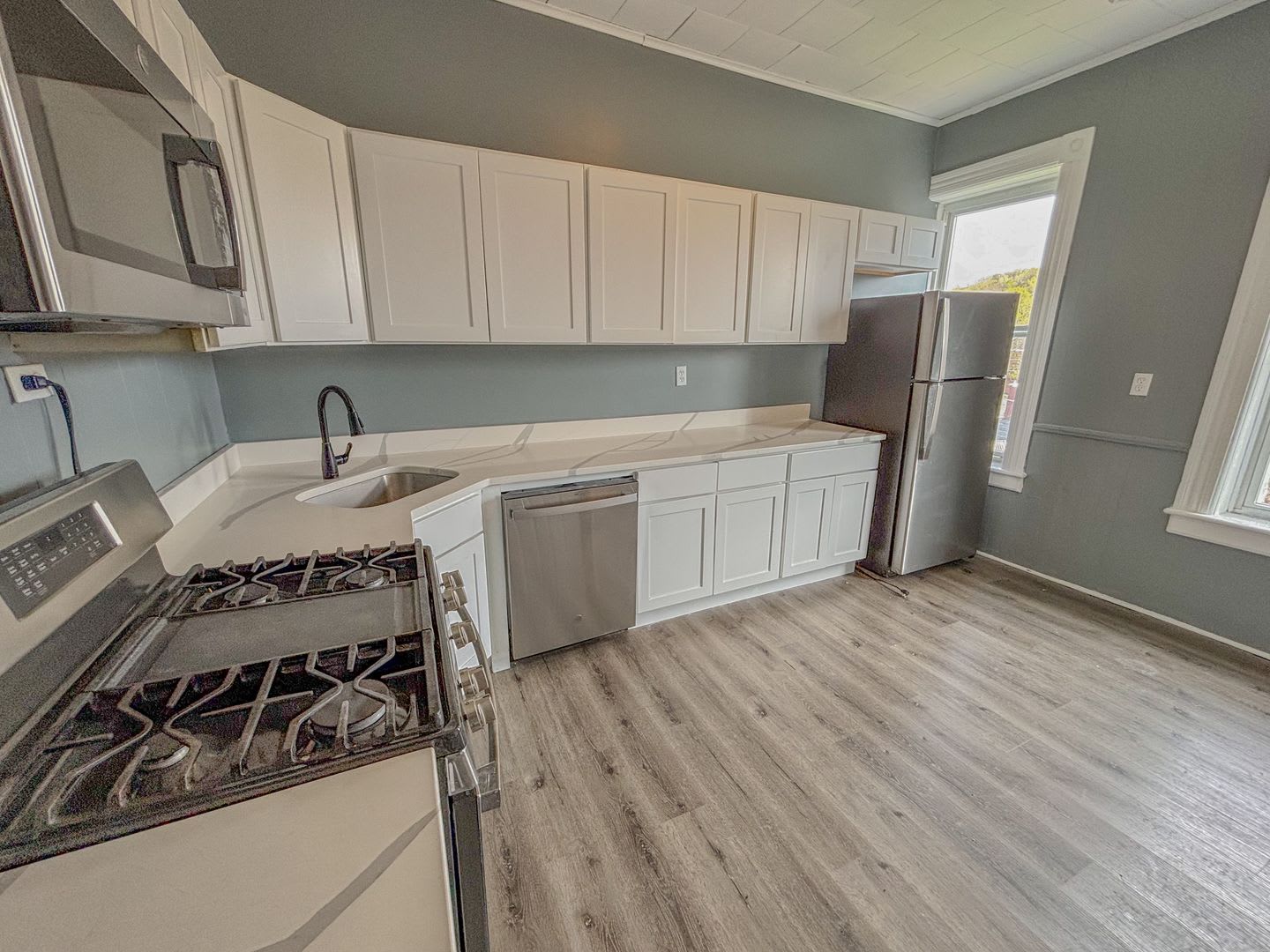 204 1st St – photo 4