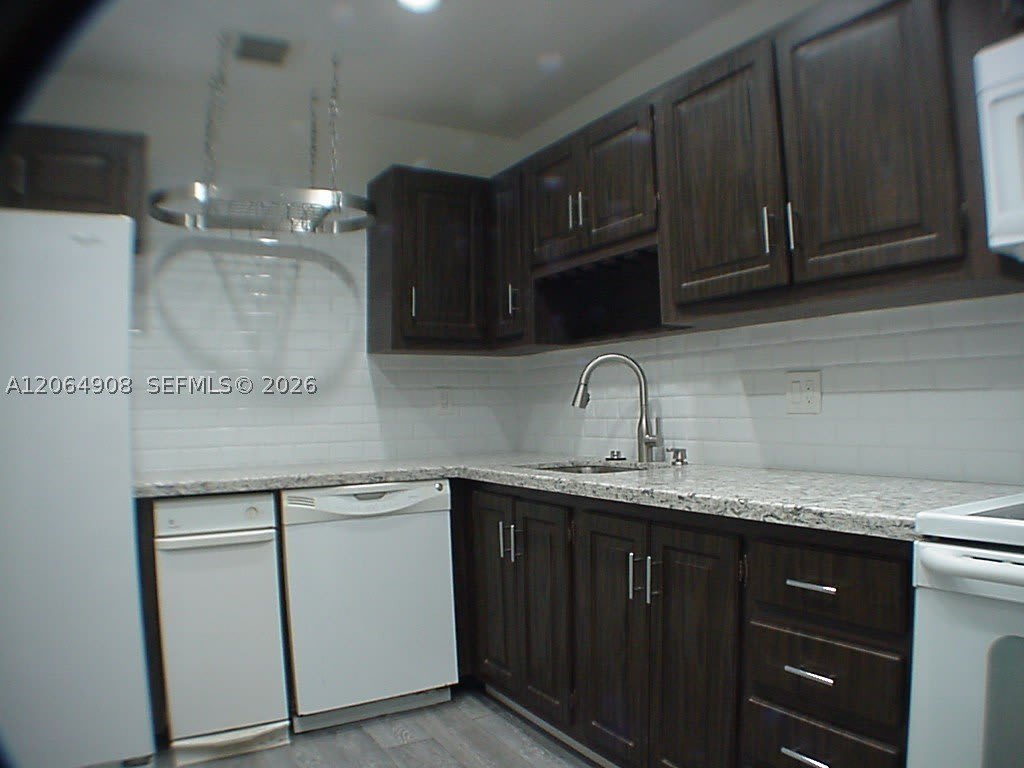 3823 Estepona Ave – photo 4